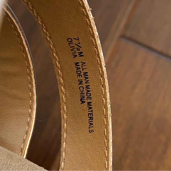 Makalu Women’s Gold & Tan/Cream Toe Loop Sandals - size 7.5 M - Picture 7 of 8